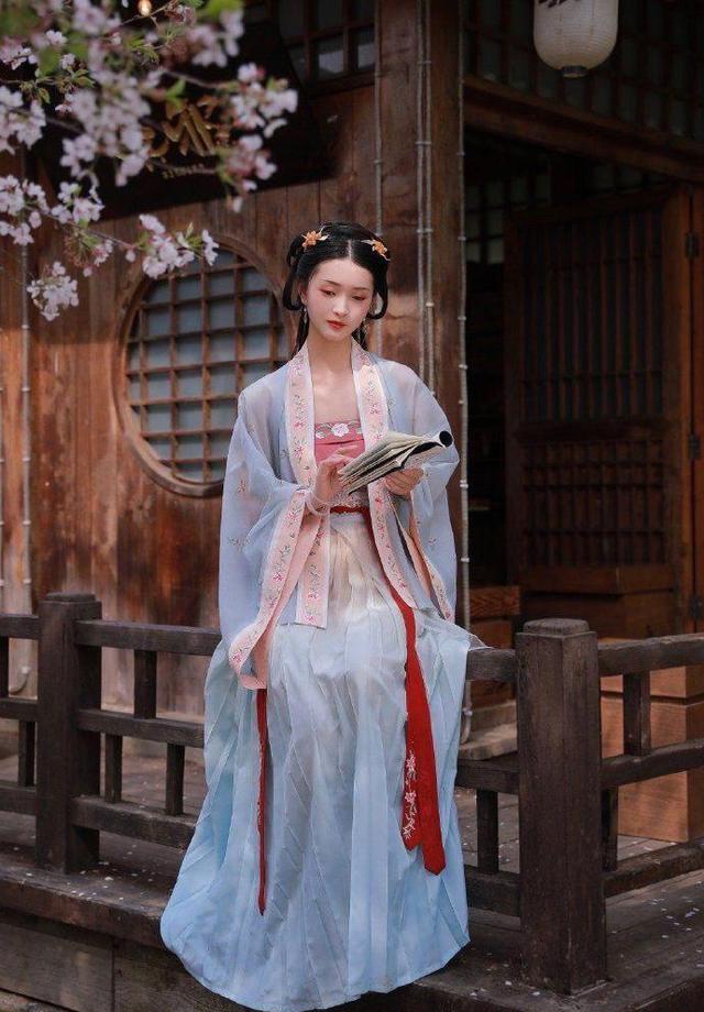 女童明制汉服2023：唤醒中华文化的珍贵遗产