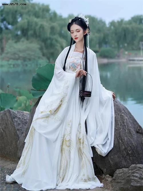 汉服齐腰白菜渐变蓝紫,杨紫的古装汉服