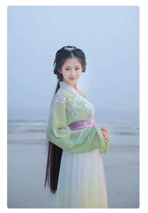 怎么画绿色古装汉服,古装婚纱汉服怎么画