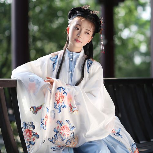 传承千年文化，西安汉服的魅力与魄力