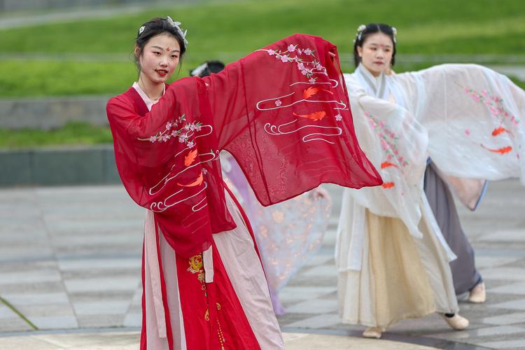 汉唐美颜汉服古装试衣模特,古装汉服试衣非中介